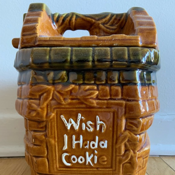 McCoy Wishing Well cookie jar - Picture 1 of 7